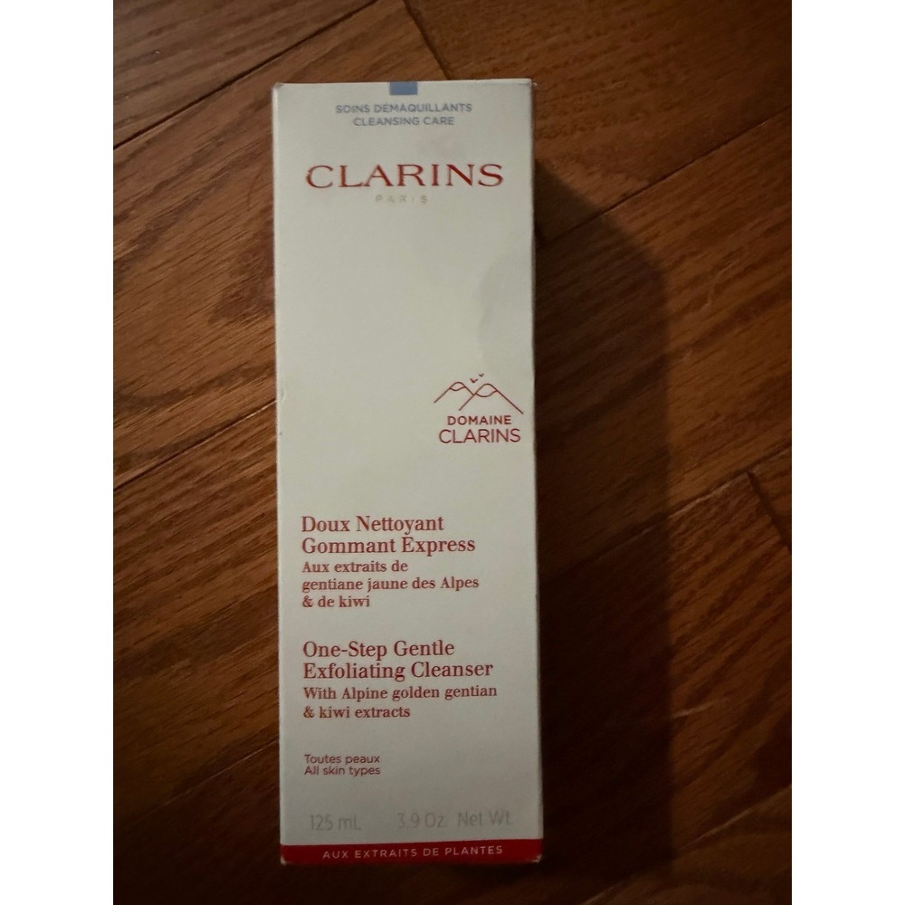 Clarins One-Step Gentle Exfoliating Cleanser -‎ 3.9 ozs - open but unused